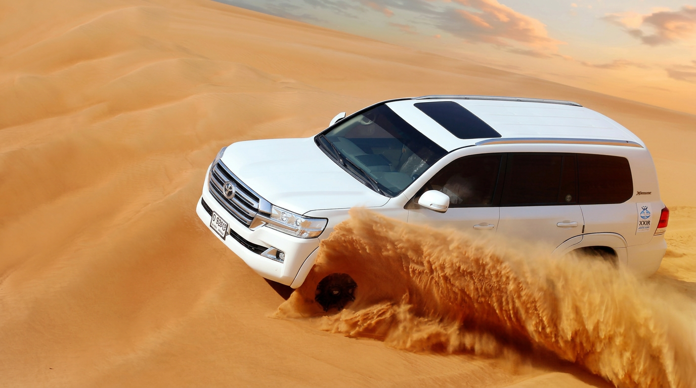 Desert safari 4x4 dune bashing in the UAE